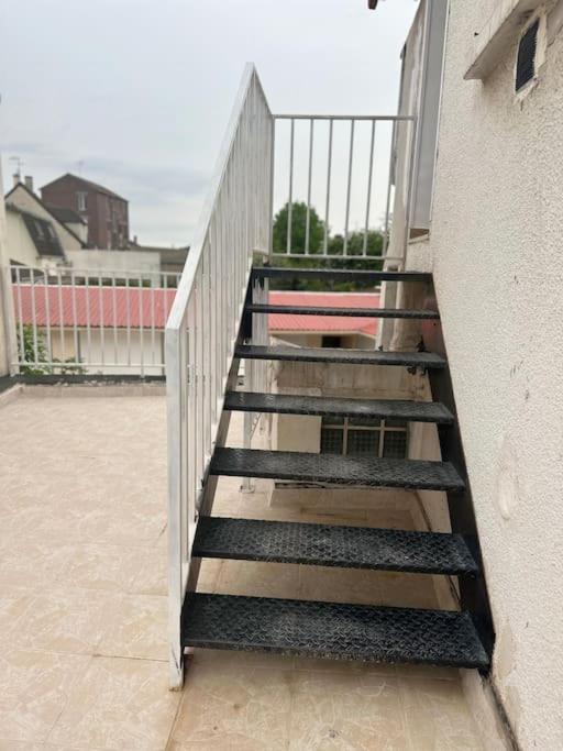 Charmante Studio Ligne 13 Tram 5 Saint Denis П'єррфітт-сюр-Сен Екстер'єр фото